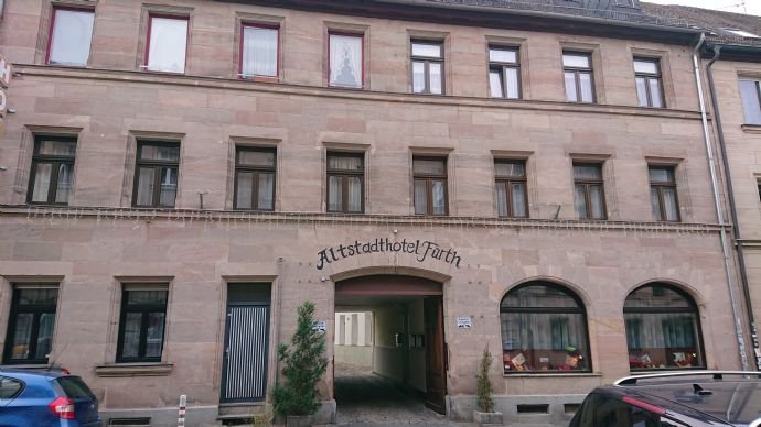 Gemütliche 3-Raum-Altbauwohnung mit Balkon Bad