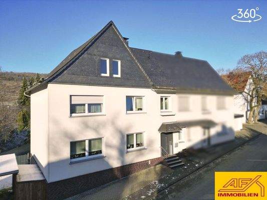 Doppelhaushälfte mit Garage