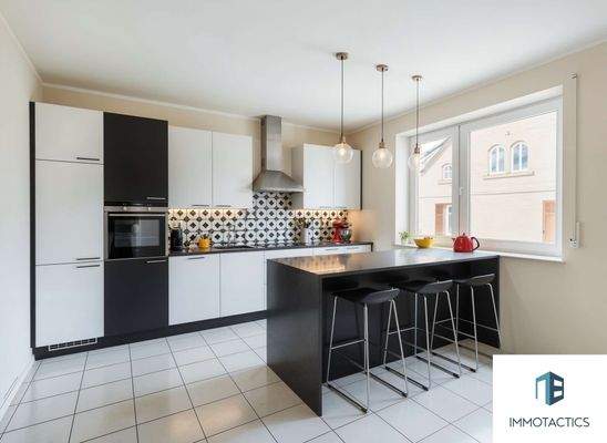 Küche EG - gestaged (KI generiert)