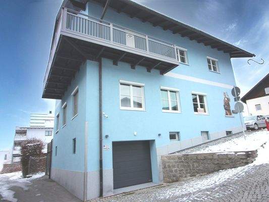 Hausansicht / Garage