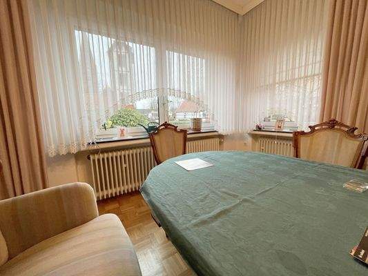 großes Esszimmer EG