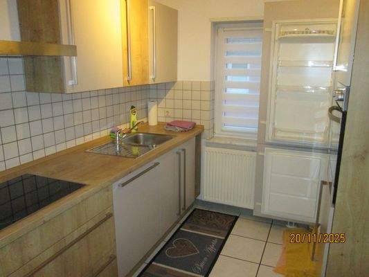 Küche mit Einbauküche