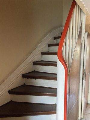 Treppe zum Obergeschoss
