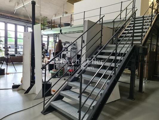 Interne Verbindung zwischen Halle und Mezzanine