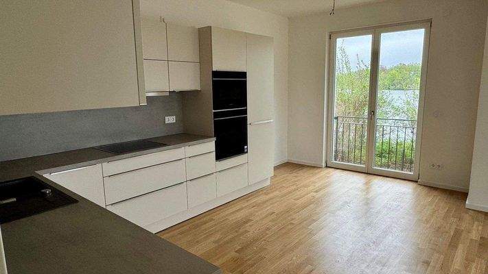 Einbauküche mit Wasserblick