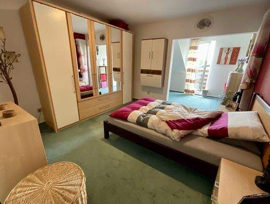 Schlafzimmer mit angrenzendem ...