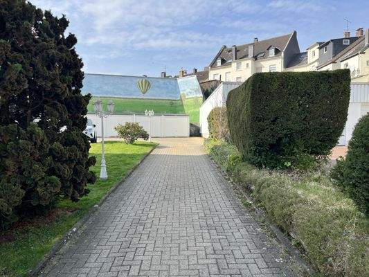 Zufahrt zu den Garagen