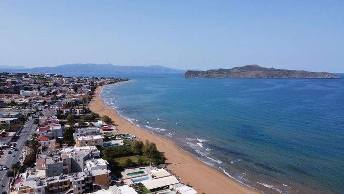 Kreta, Stalos: Luxuriöse Villa mit Meerblick in Strandnähe zu verkaufen