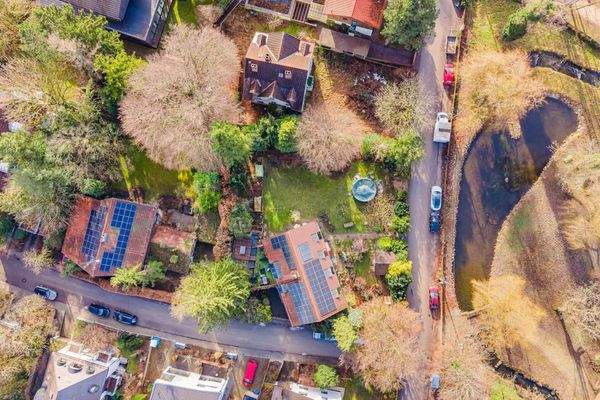 Luftaufnahme Grundstück und direkte Nachbarschaft