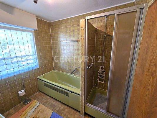 Gegenseite des Badezimmers 