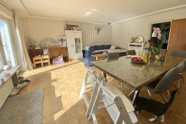 großzüger Wohn- Essbereich