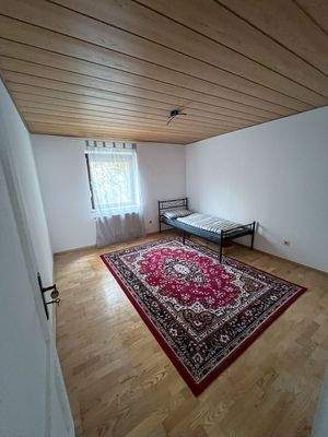 Schlafzimmer 2 - EG.jpg