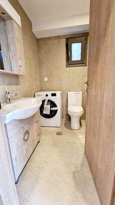 Kreta, Gournes: Renoviertes Gebäude mit 7 Wohnungen zu verkaufen