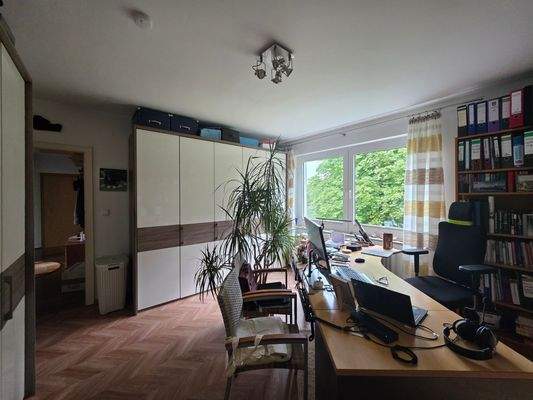 Büro / Schlafzimmer