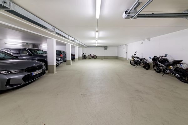 Tiefgarage mit Stellplatz