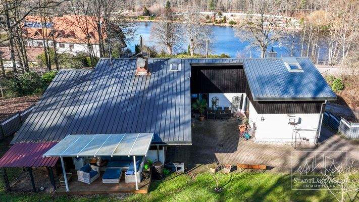 Hausansicht mit Seeblick - Luftbild