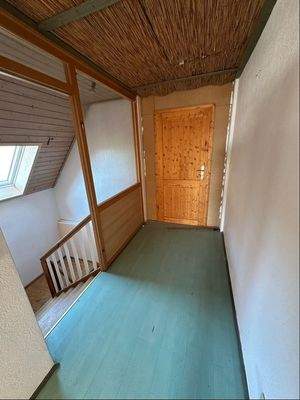 Bestand DG Flur mit Tür zum Anbau