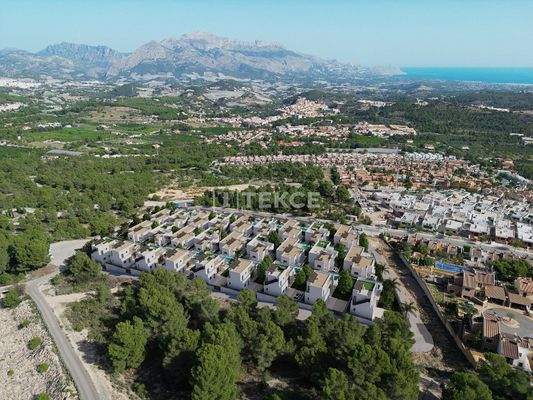 Luxurious Detached Villas with Pool in Polop Costa Blanca
