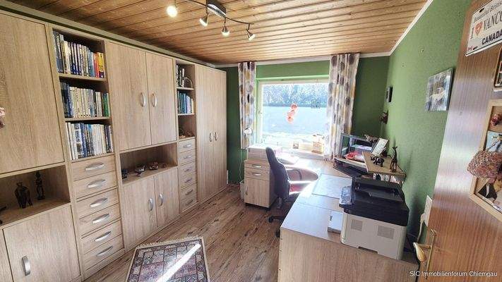 Homeoffice-Büro im UG