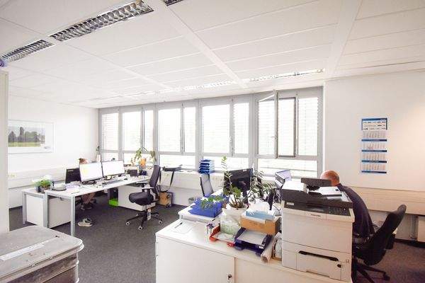 Büro groß
