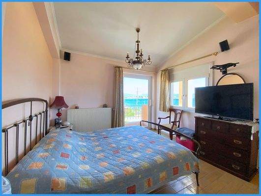 d0f0e732fb6448859daa9cfd80adac3f-original