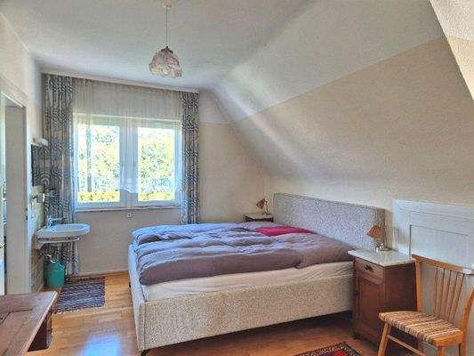 Schlafzimmer DG.jpg