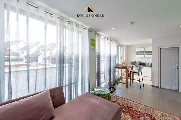 kleine Einbauküche im 1.OG