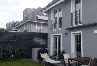 Doppelcarport u. DHH