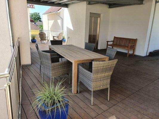 Gemeinschaftsterrasse 1.OG