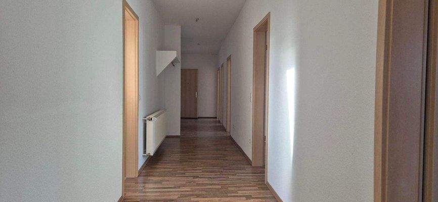 Diele Sicht zum Eingang.jpg