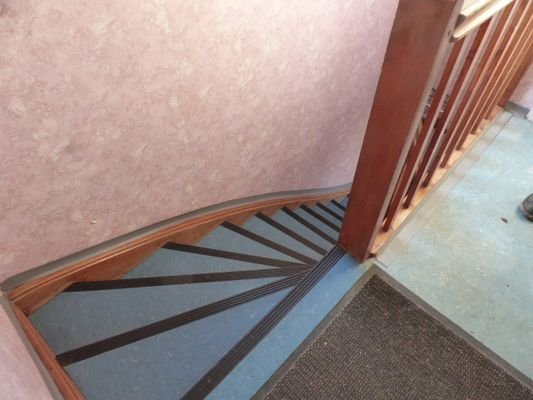 Treppe zum Erdgeschoss