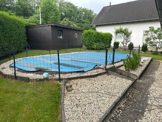 Garten mit Pool