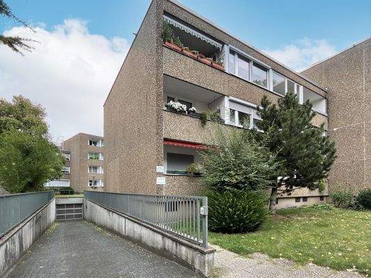 Rückansicht mit TG-Zufahrt