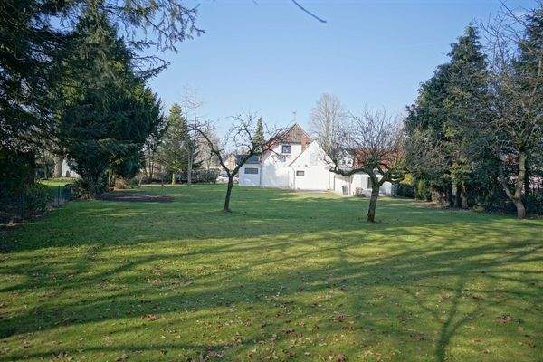 Blick vom hinteren Teil des Gartens