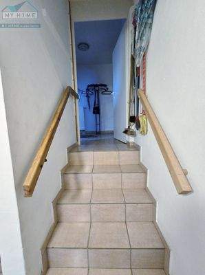  Abstieg zum Keller, sauber, gefliest