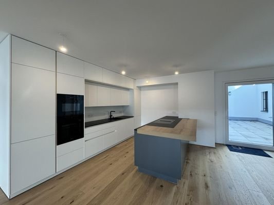 Wohnzimmer inkl. Designerküche mit Miele-Geräte