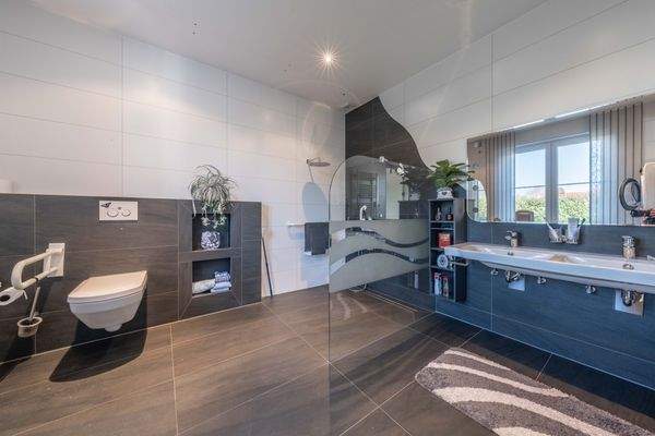 DI - Forbes Global Properties