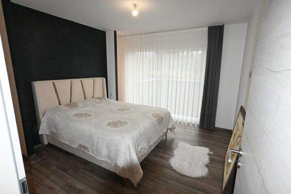 Schlafzimmer mit Bad