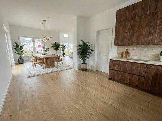 KI Essbereich mit Küche