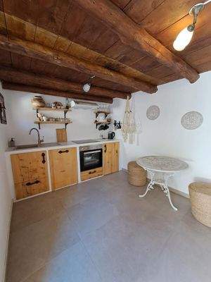 Kreta, Aspro: 3 Villen mit traditionellen Steinelementen und Bergblick zu verkaufen