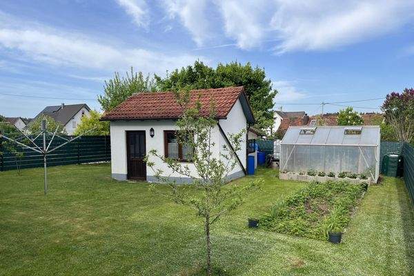 Geräteschuppen und Gewächshaus