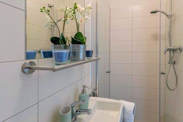 THE FIZZ Bremen - Ensuite Bathroom