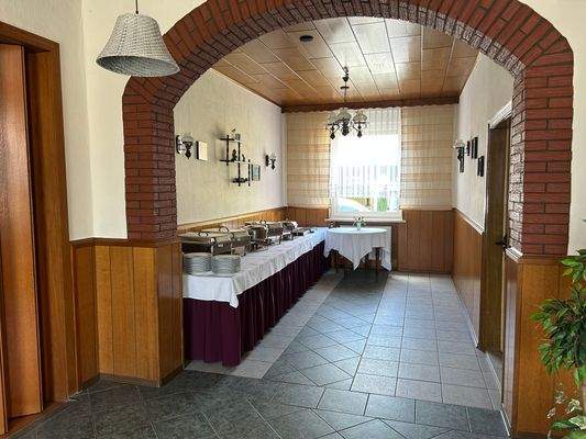Mittelraum für Buffet.jpg