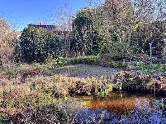 Sitzterrasse am Wasser