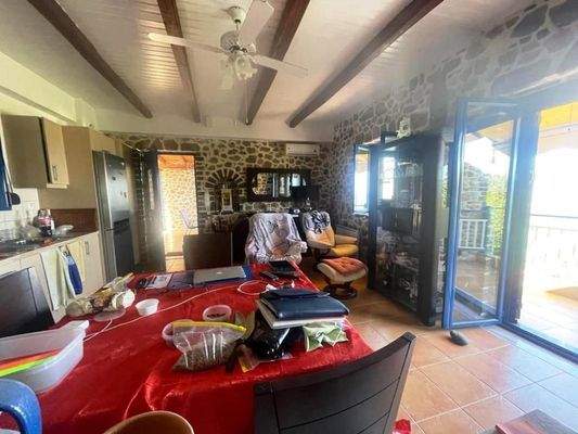 Südostkreta, Stavrochori: Schönes Steinhaus mit Berg- und Meerblick zu verkaufen