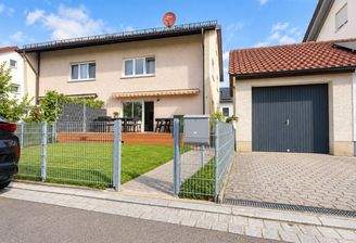 Doppelhaus mit Garage