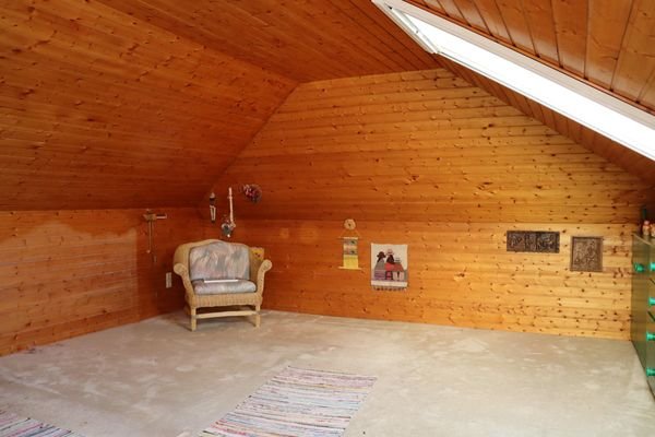 Großes Schlafzimmer im Dachgeschoss