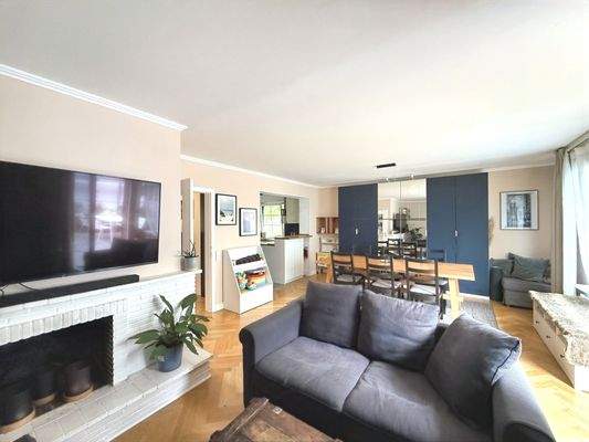 EG • Wohn- Esszimmer + Kamin