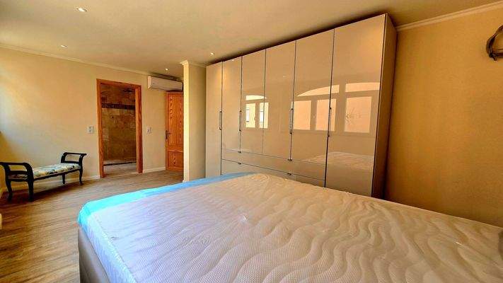 room-15892-hzhqg.jpg