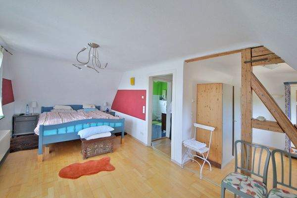 Schlafzimmer mit Ankleidebereich